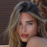 טניה לורן