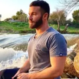 עמית בחובר